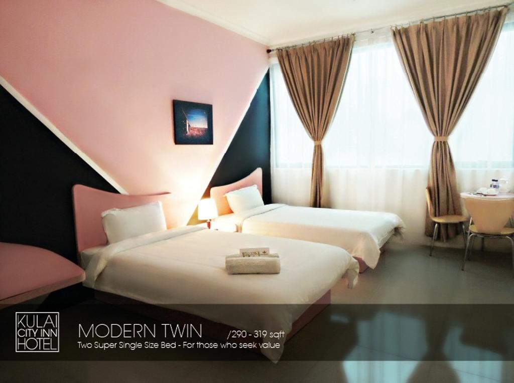 Creator Hotel Kulai Exterior photo